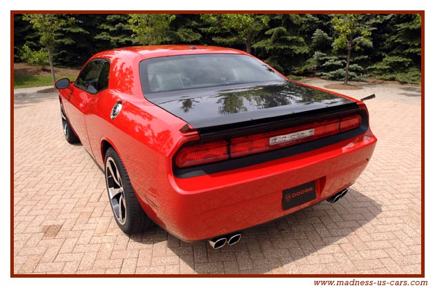 Dodge Challenger SRT-10