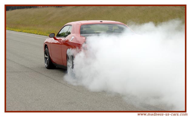 Dodge Challenger SRT-10