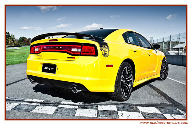 Dodge Charger SRT-8 Super Bee 2012