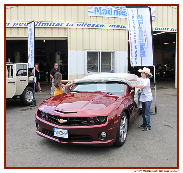 V8 Drink Madness US - Chevrolet Camaro Cabriolet 2011 - Dodge Durango 2011